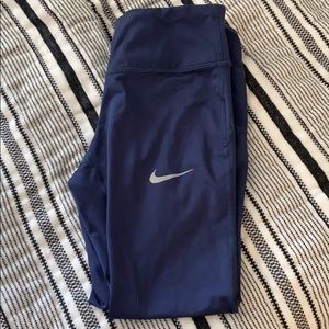Nike cropped compression leggings